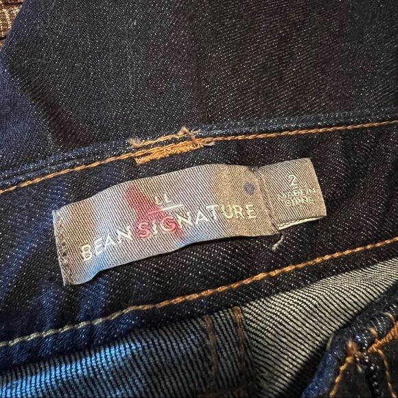 L.L.Bean signature dark wash jeans. Size 2 - Picture 5 of 10